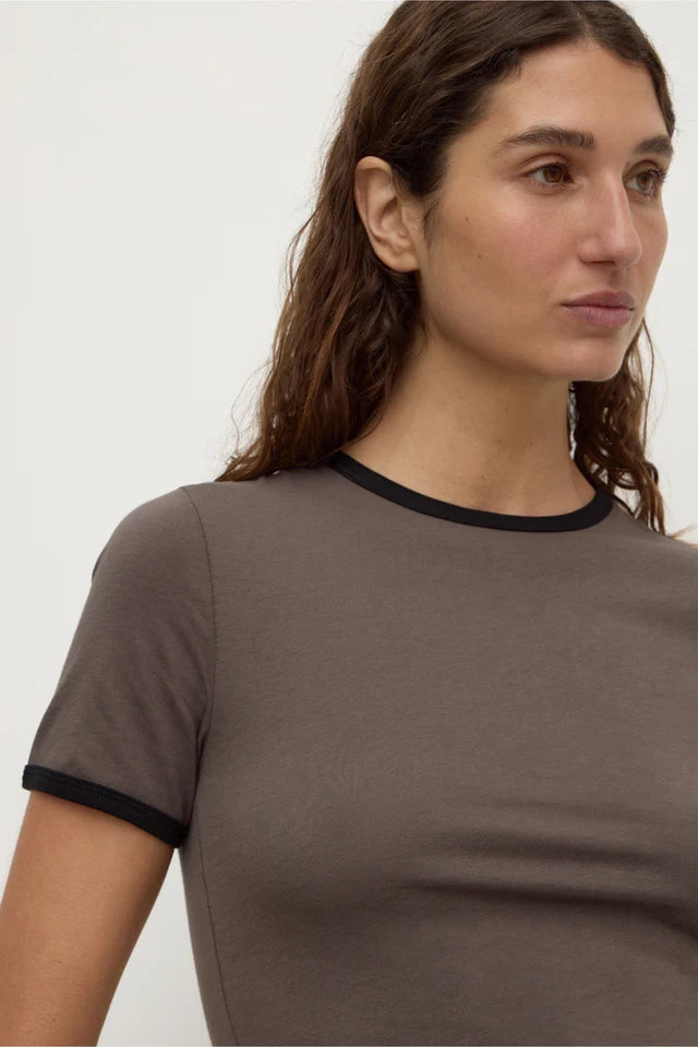 Kourt Contrast Bind Tee Bark Black