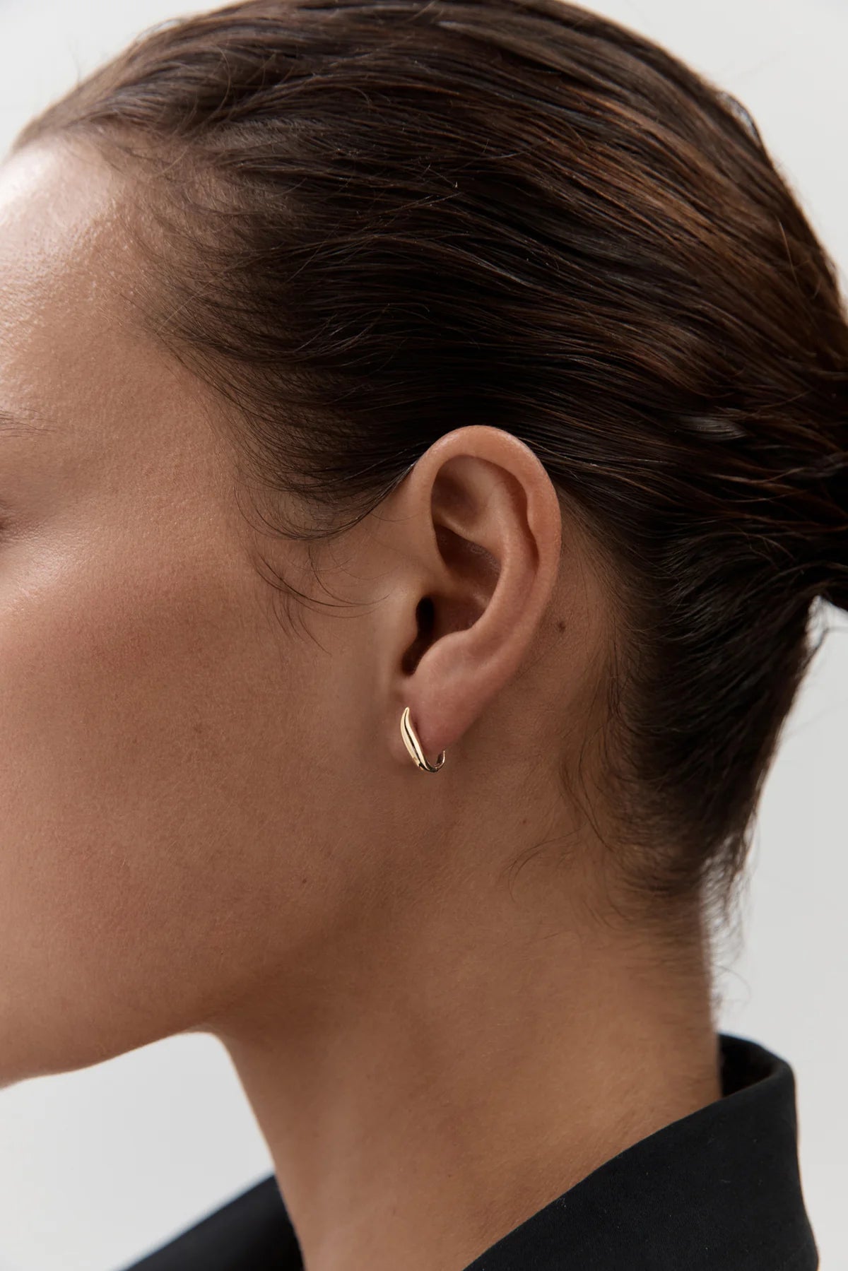 Nina Gordon Debut Hoops Gold