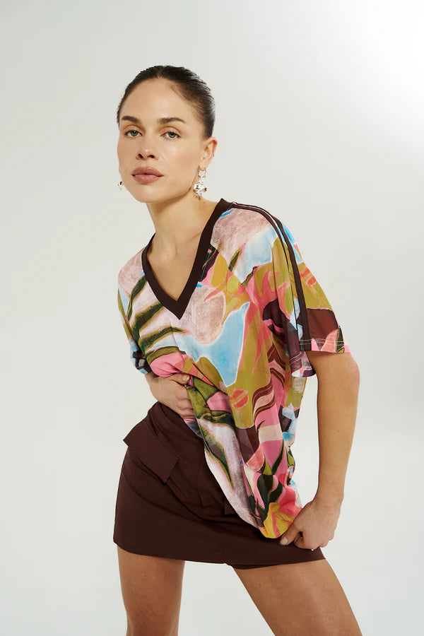 V Neck Mesh Tee Wonderland