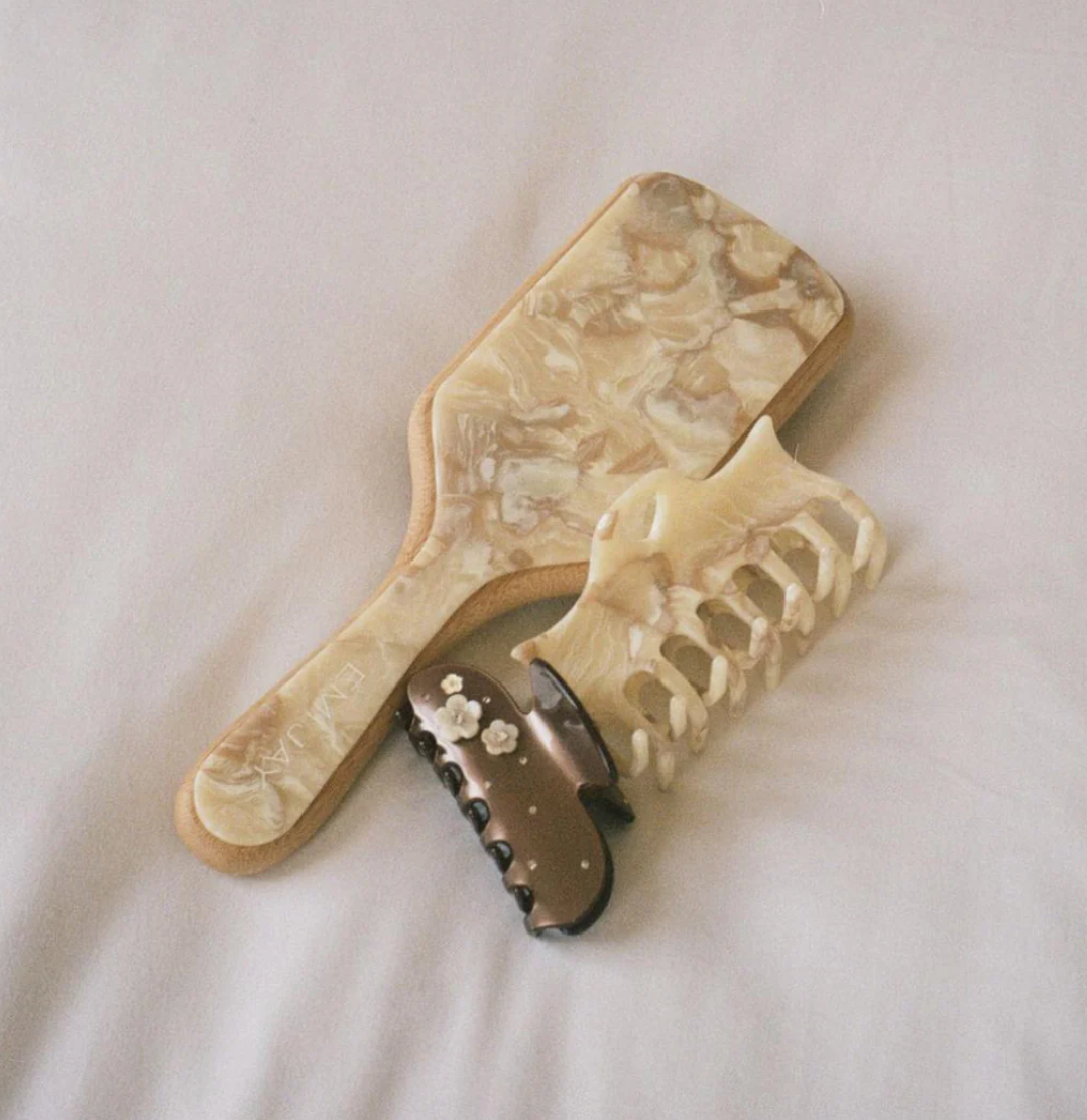 Bamboo Paddle Brush Chantilly