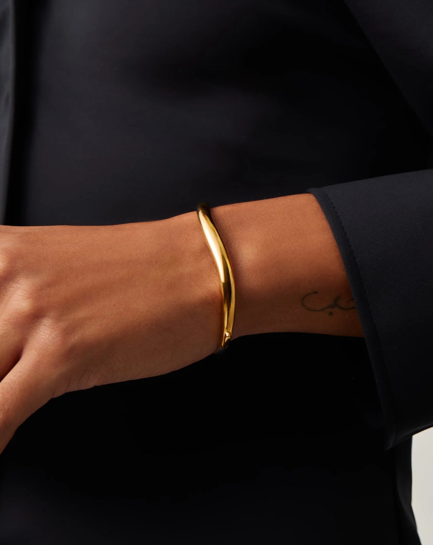 Missoma Savi Signature Hinged Bangle Mixed