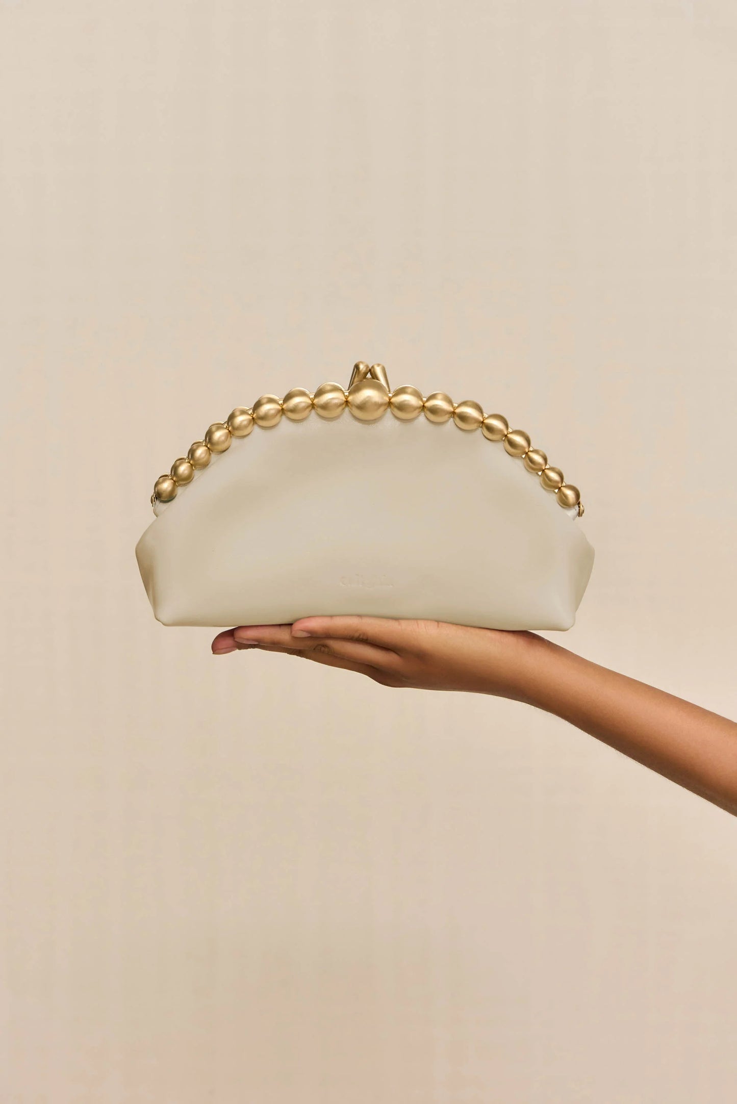 Una Clutch Off White