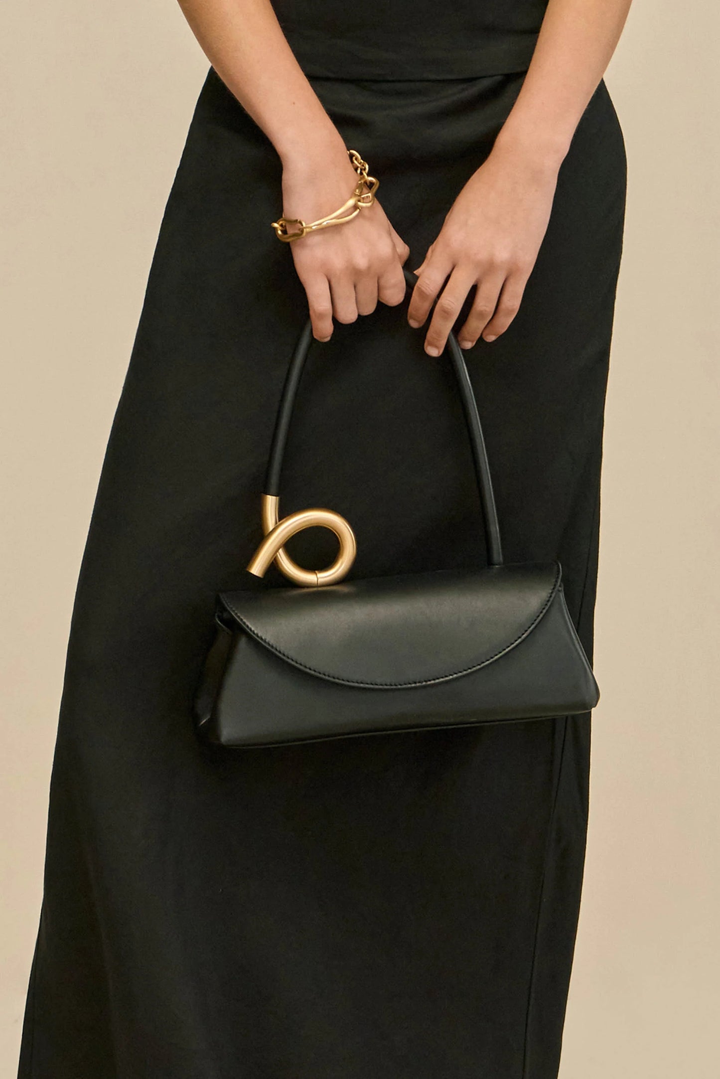 Azariah Shoulder Black