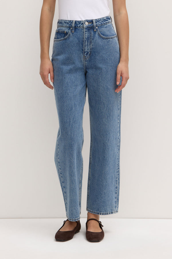 Womens Classic Straight Leg Jean Indigo Fade