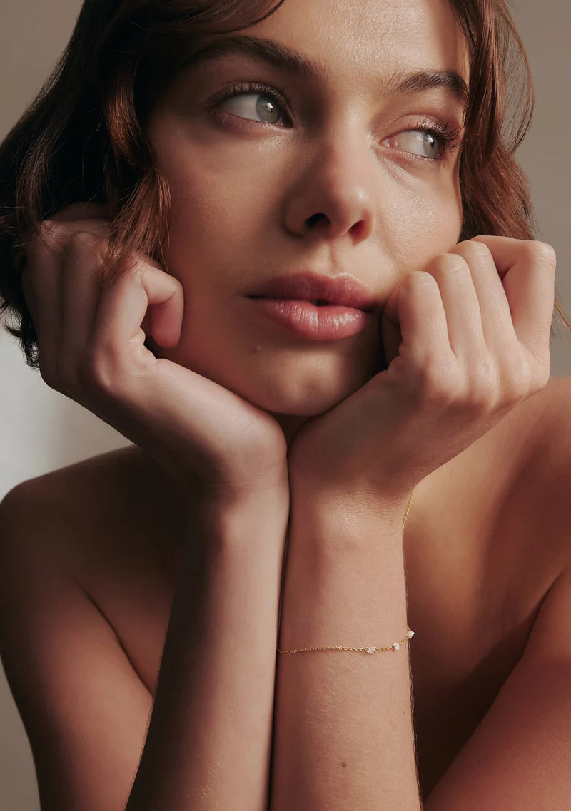 Floating Stone Bracelet Gold