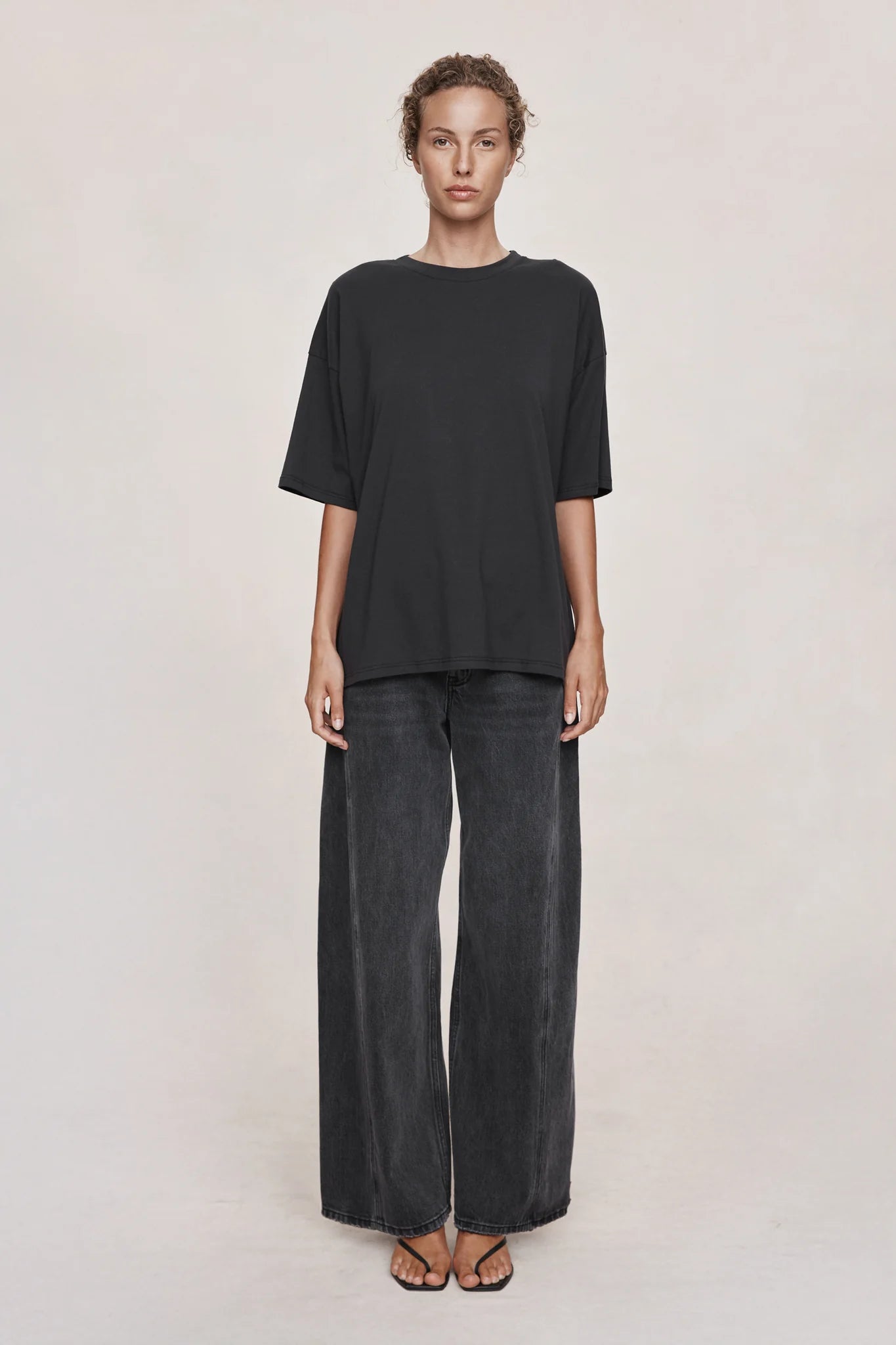 Hele Tee Black