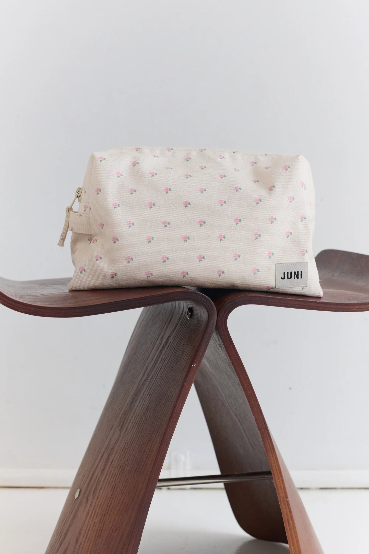 The Essentials Pouch Roses