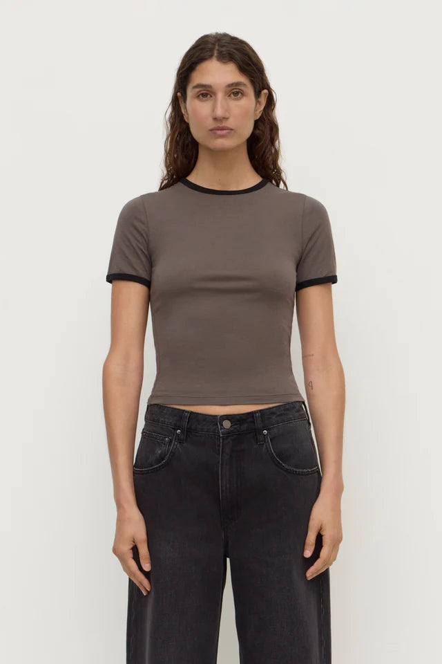 Kourt Contrast Bind Tee Bark Black