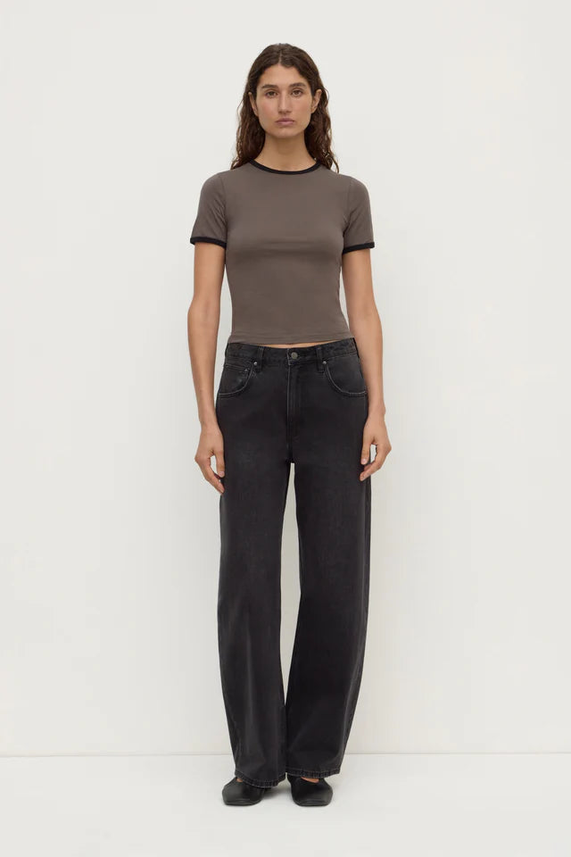 Kourt Contrast Bind Tee Bark Black