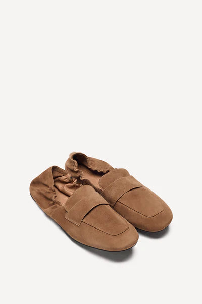 Nomi Flat Oliv Suede