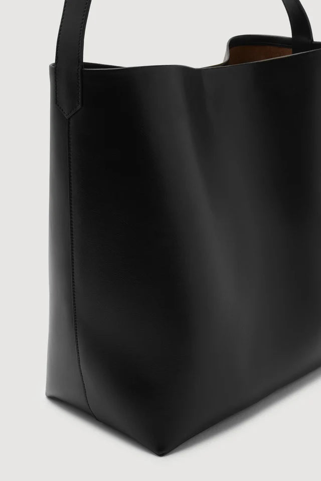 Nova Leather Shoulder Bag Black