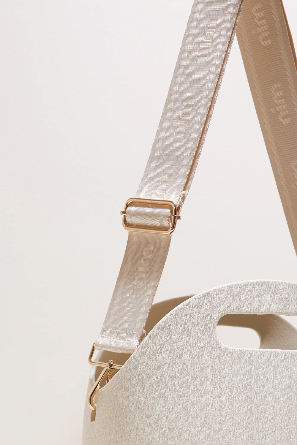 Shoulder Strap Creme Gold