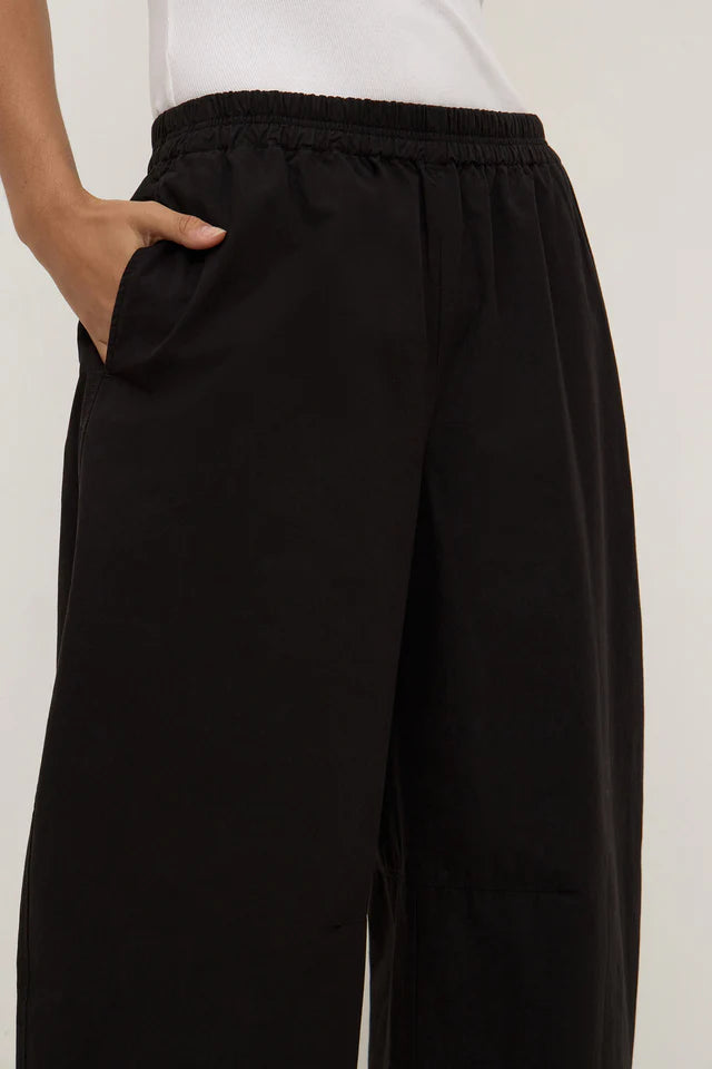 Lola Barrel Pant Black