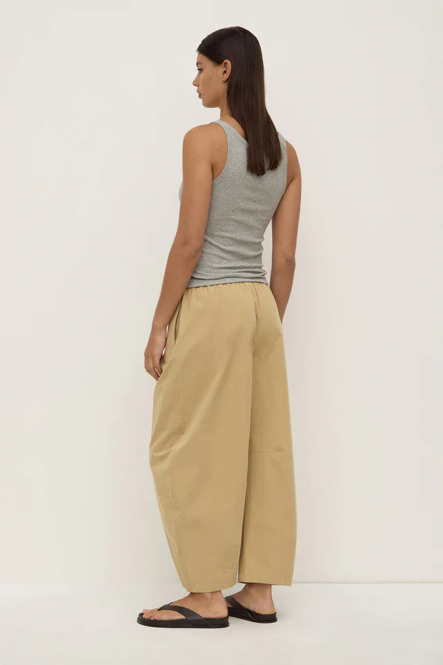 Lola Barrel Pant Tan