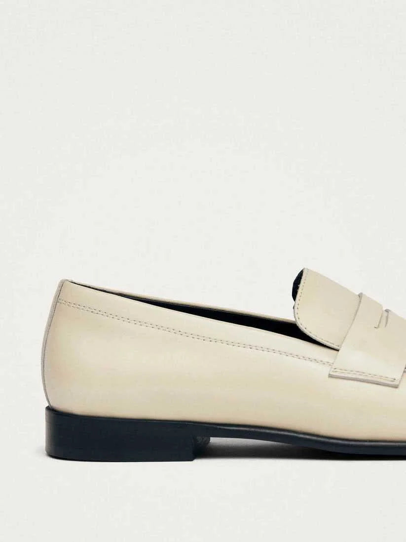Zaha Leather Loafers Cream