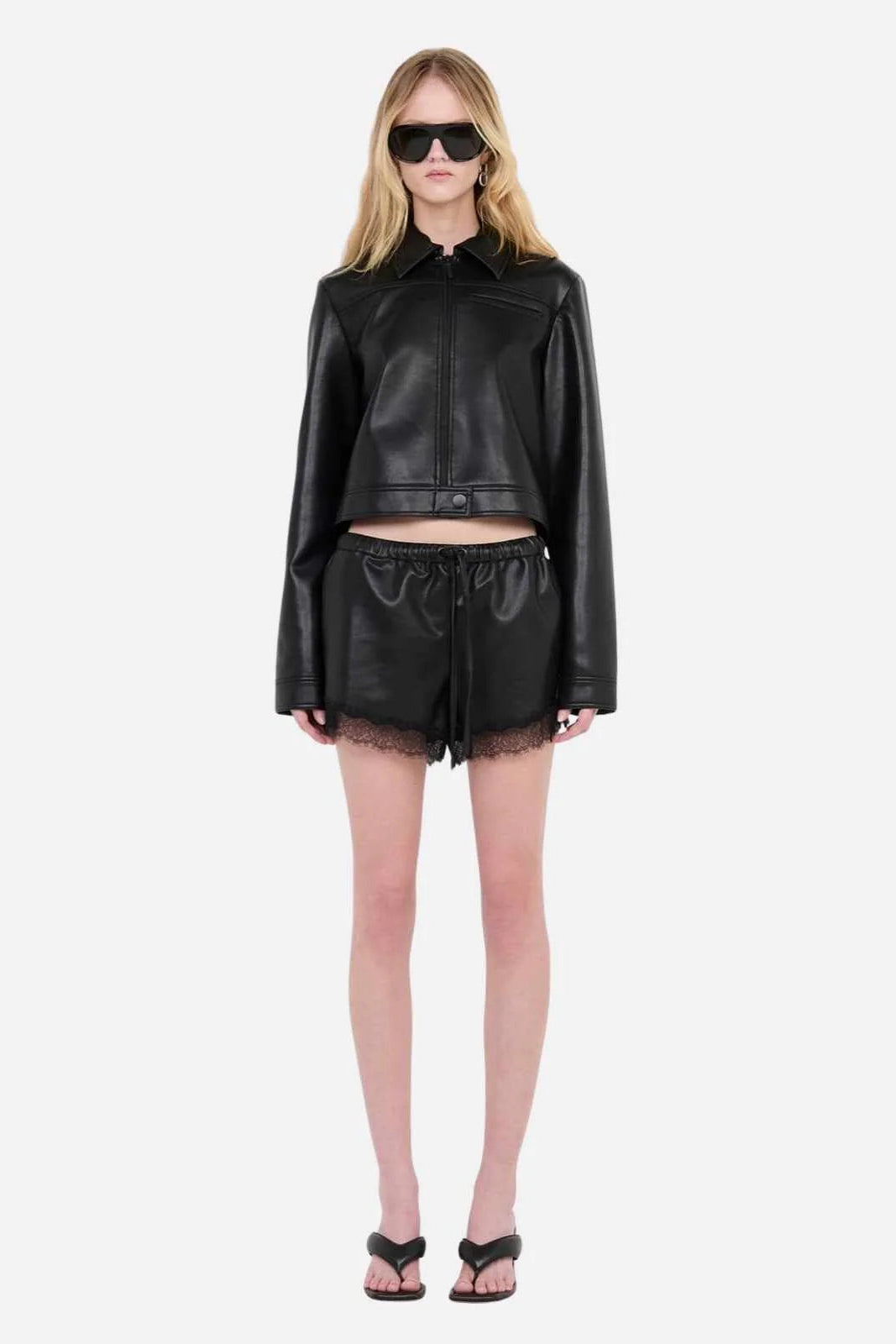 Saphira Short Black