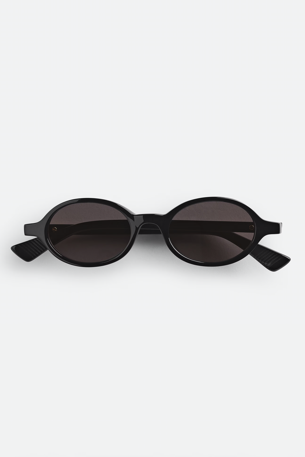 Bottega Veneta Classic Oval Sunglasses Black BV1388S001