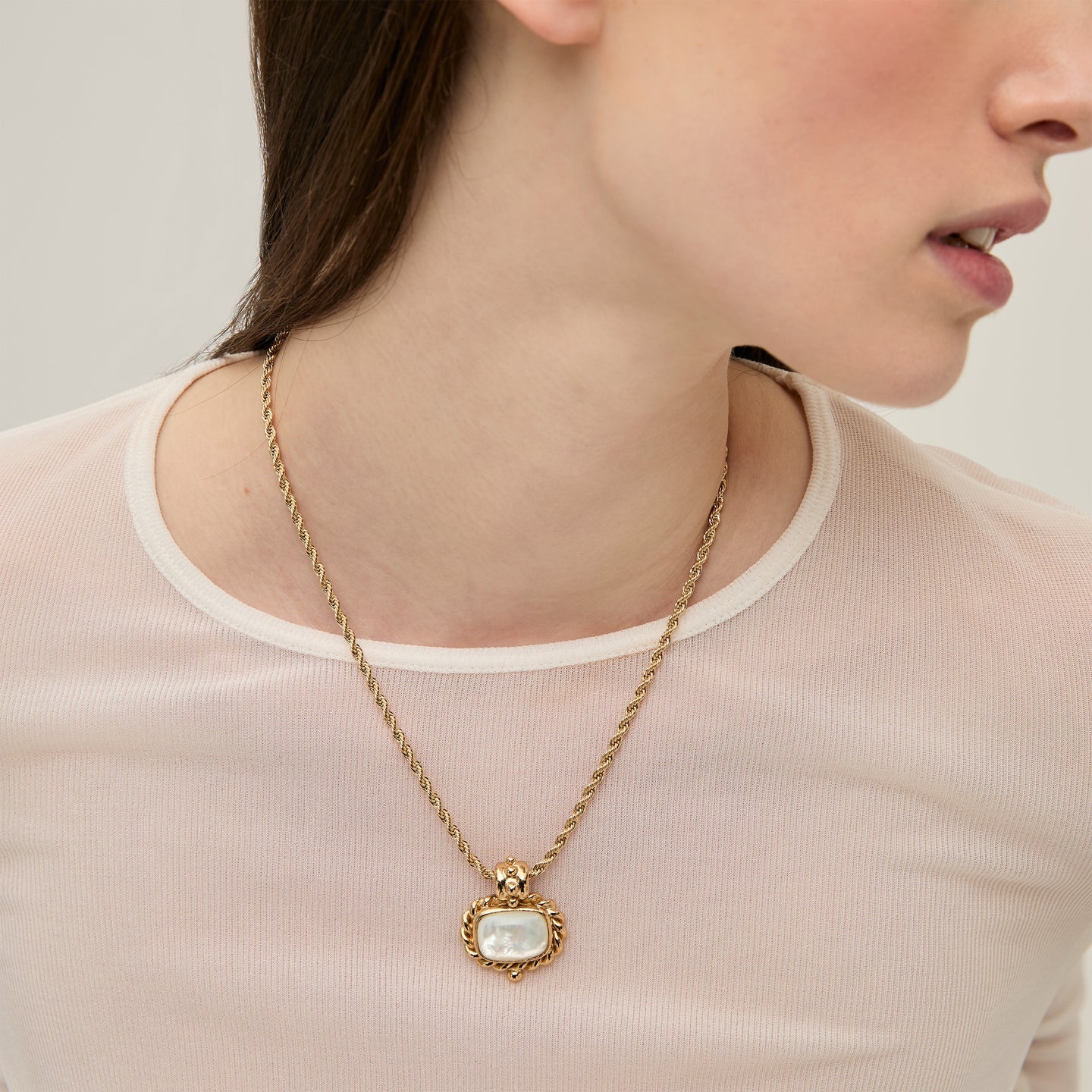 Gas Bijoux Amarante Necklace  White Mother of Pearl